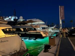 Puerto Banús Nightlife: Our First-Hand Marbella Guide Luxury shopping street in Puerto Banús, Marbella at night