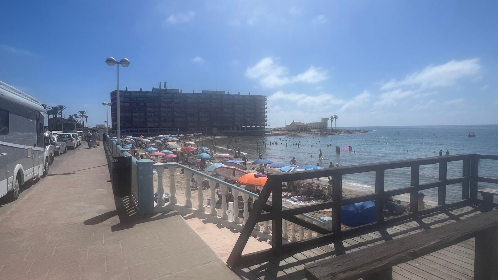 Torrevieja Beaches: Playa del Cura & Playa de Los Locos – Our Experience Torrevieja promenade overlooking the beach