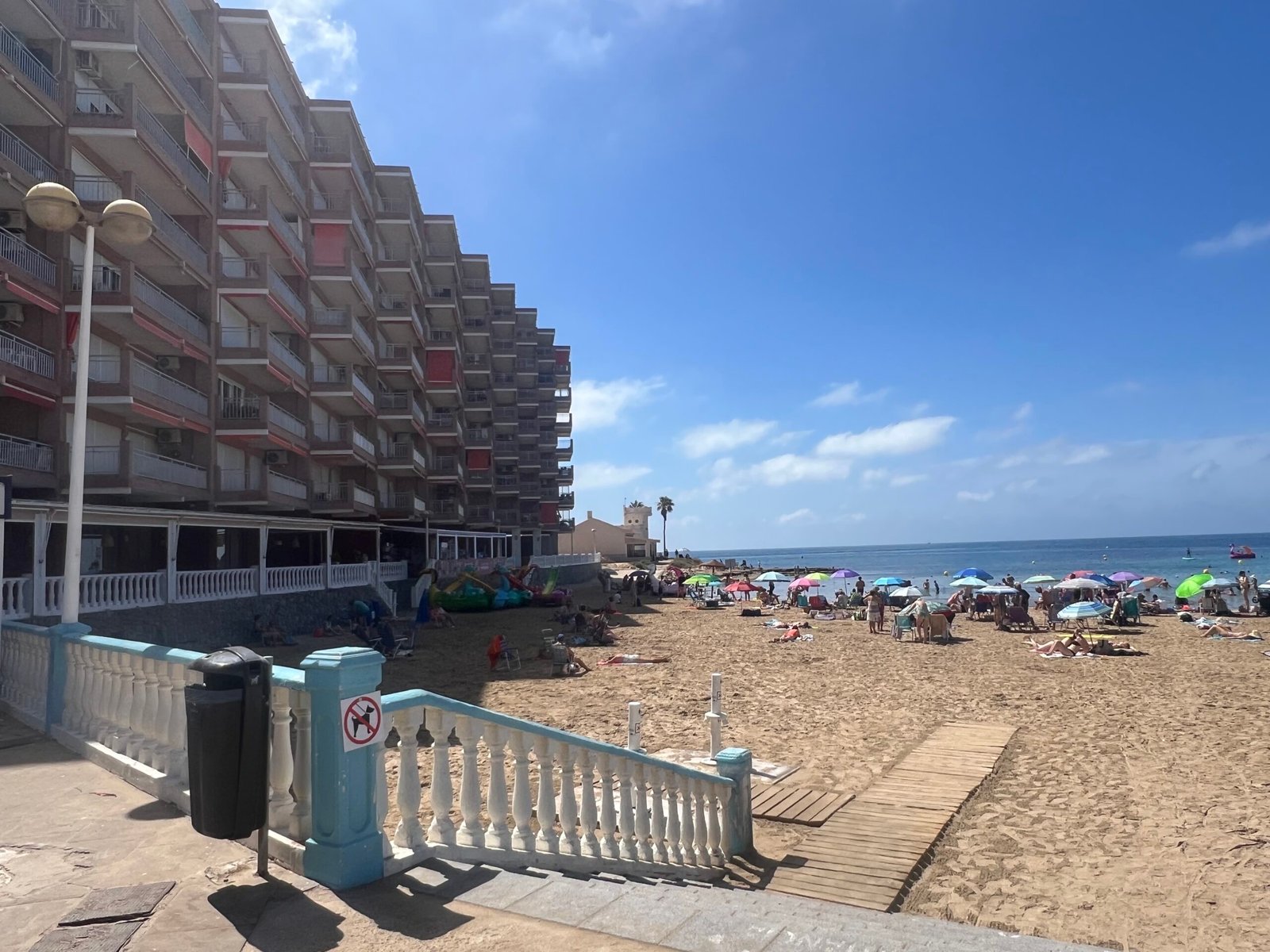 Torrevieja Beaches: Playa del Cura & Playa de Los Locos – Our Experience Beach access and promenade in Torrevieja