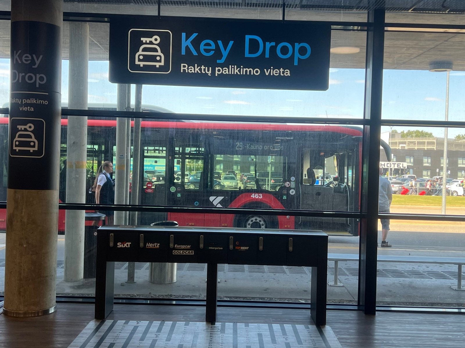 Kaunas Airport 8 – passenger facilities and transport information